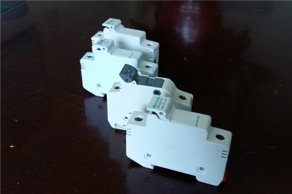 南京定制汽車用熔斷器生產廠家